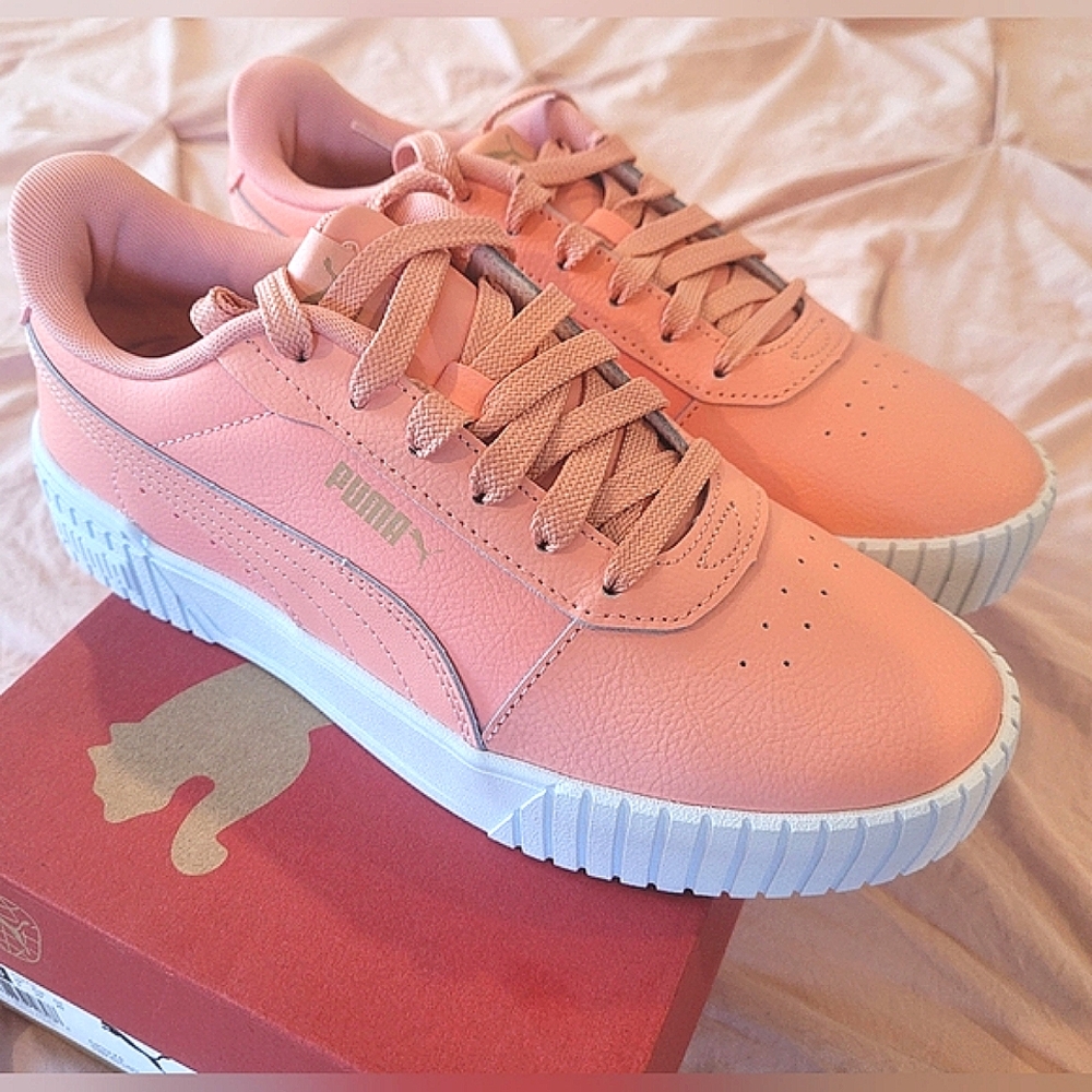NEW Puma Women's 8.5 Carina 2.0 Sneakers in Poppy Pink and Gold